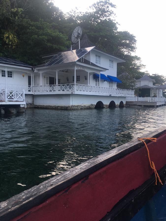 Tha Lagoon Spot Порт Антонио Екстериор снимка